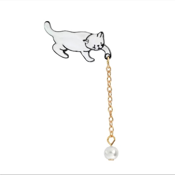 New little cat Pin with a small freshwater Pearl - Picture 4 of 5